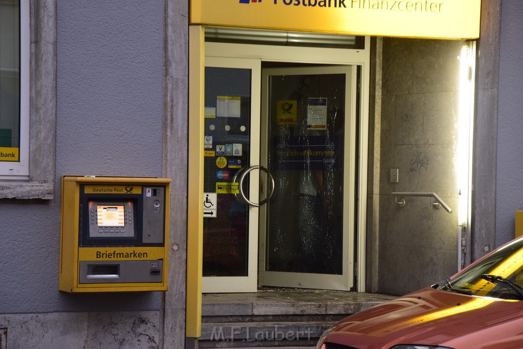 Geldautomat gesprengt Koeln Lindenthal Geibelstr P068.JPG - Miklos Laubert